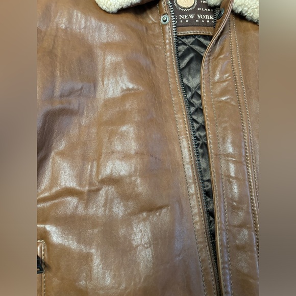 Men’s Andrew Marc leather jacket. Size medium. - Picture 13 of 13